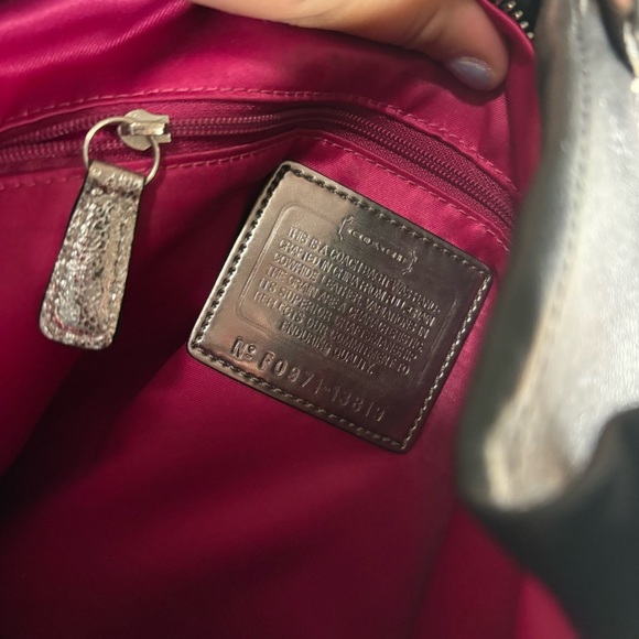 Coach Poppy Black Leather Convertible Bag - Picture 8 of 9